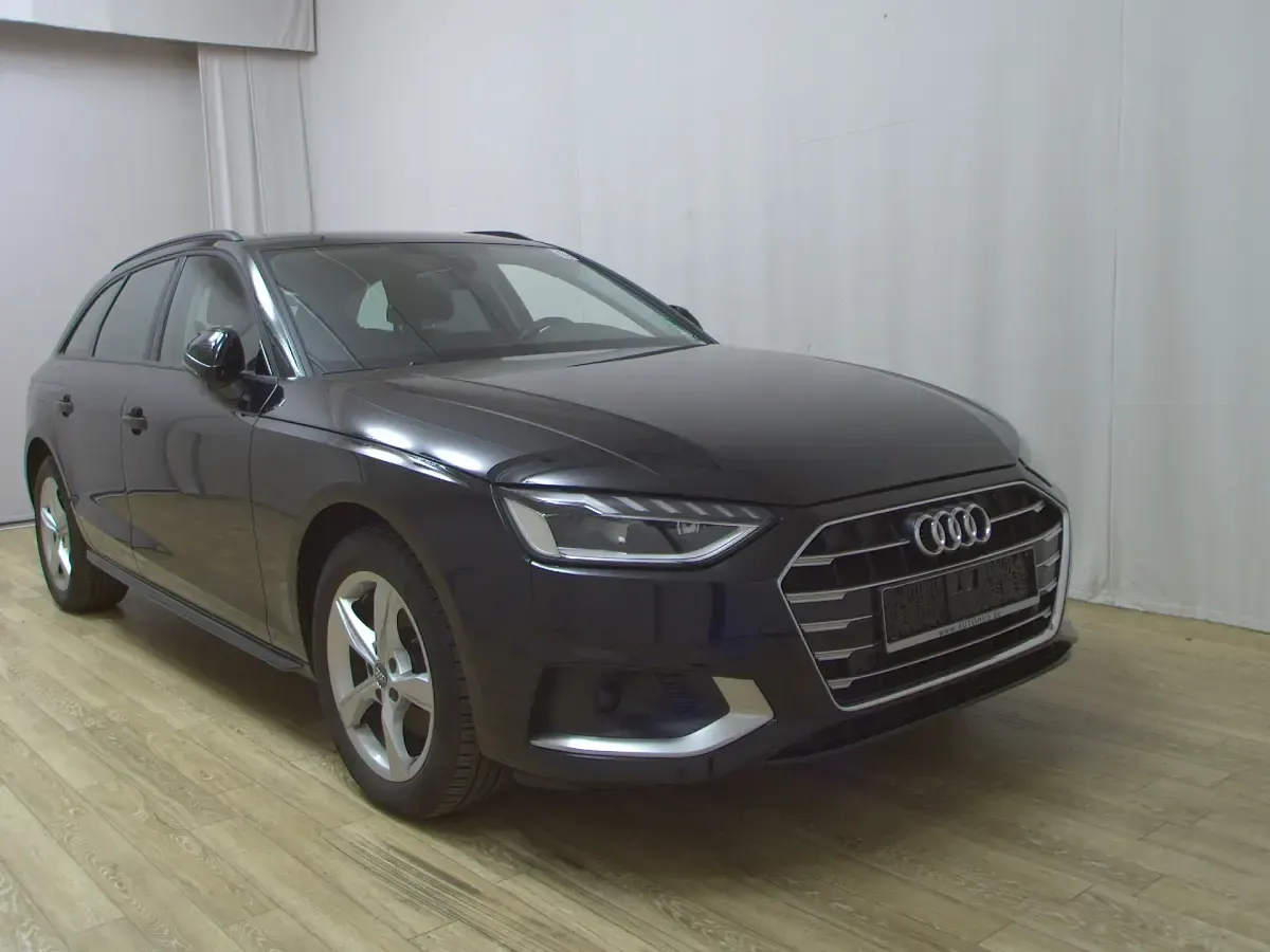 Begagnad Audi A4 Advanced 136 HK (100 kW) 2020 Svart Kombi