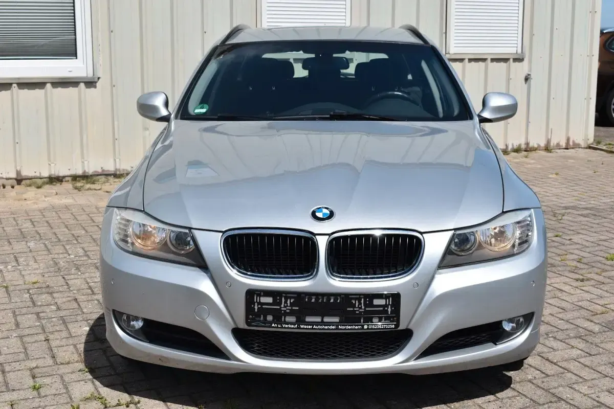 Gebraucht BMW 318 Comfort Edition 143 PS (105 kW) 2012 Silber Limousine