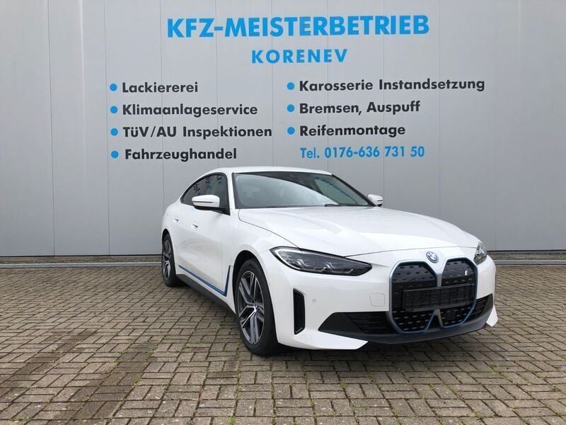 Weiß Gebraucht 2023 BMW i4 Sport Line Limousine | 34.998 € (Superpreis) - Bild 1/4