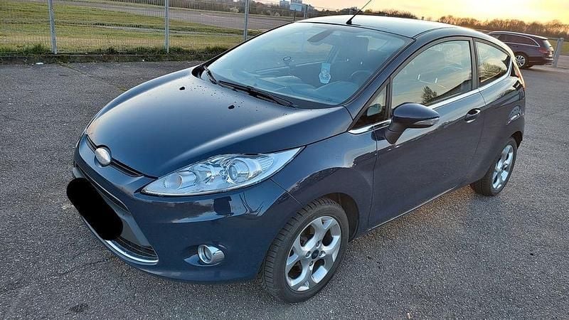Gebraucht Ford Fiesta Titanium 82 PS (60 kW) 2009 Blau Kleinwagen
