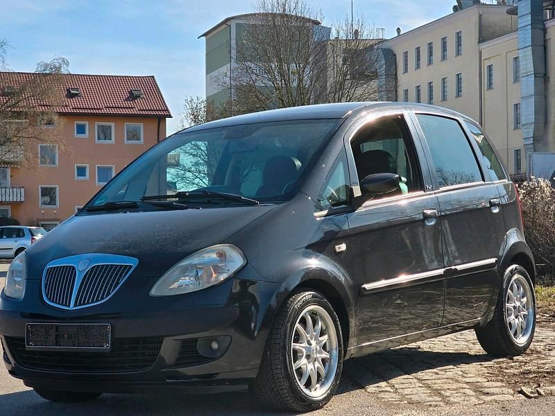 Gebraucht Lancia Musa 101 PS (74 kW) 2004 Schwarz Van / Kleinbus