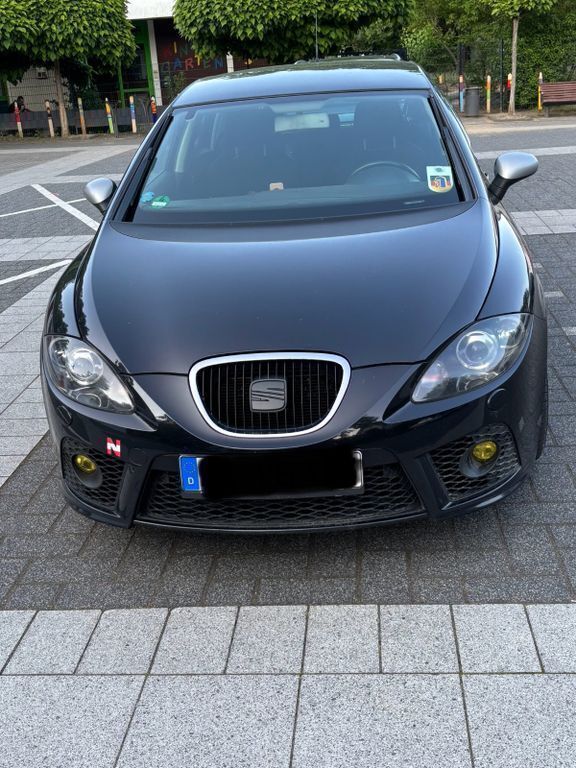 Schwarz Gebraucht 2006 Seat Leon FR Limousine | 4.400 € - Bild 1/4