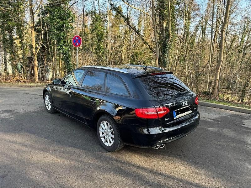 Gebraucht Audi A4 Comfort 150 PS (110 kW) 2015 Schwarz Kombi