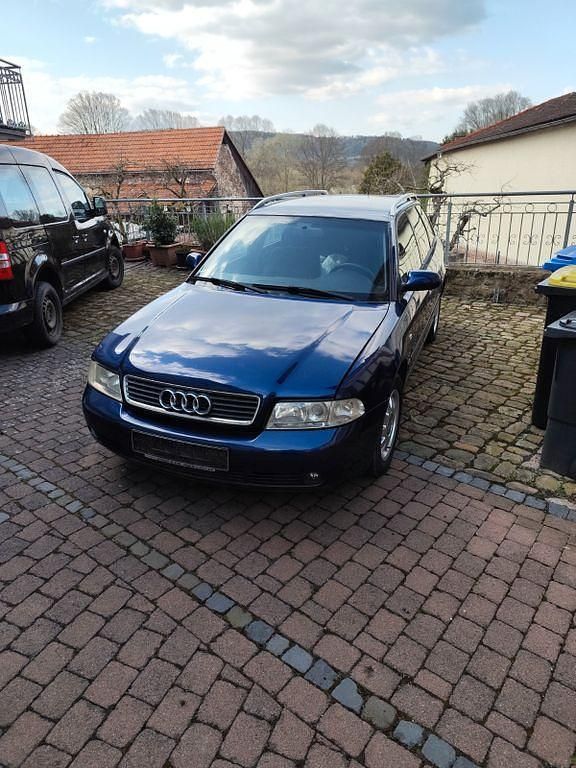 Gebraucht Audi A4 110 PS (80 kW) 1999 Blau Kombi