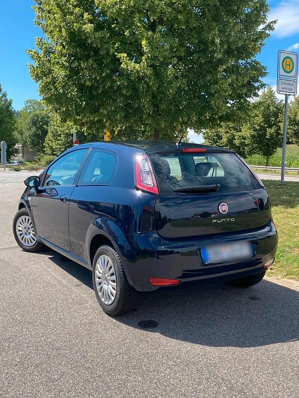 Gebraucht Fiat Punto 69 PS (50 kW) 2013 Blau Kleinwagen