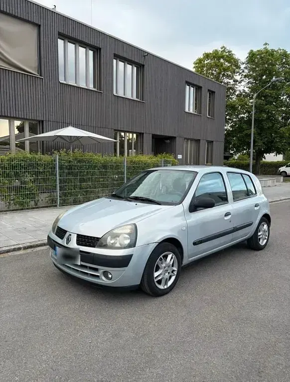Gebraucht Renault Clio II 75 PS (55 kW) 2003 Limousine