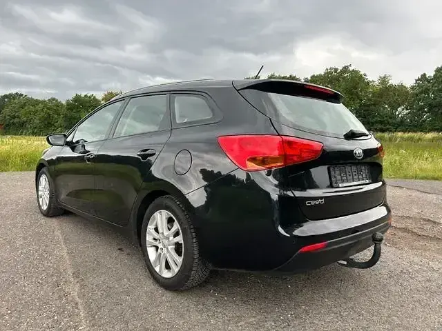 Gebraucht Kia Ceed Sportswagon 99 PS (72 kW) 2013 Schwarz Kombi