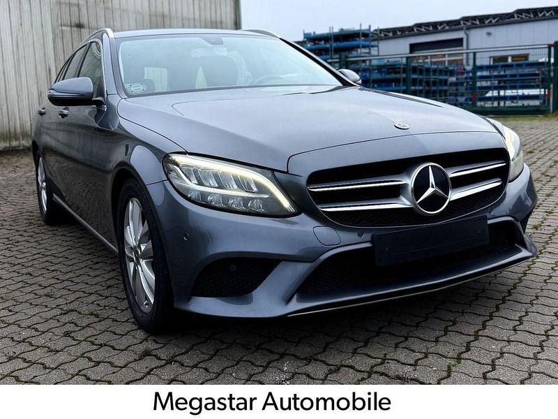 Grau Gebraucht 2020 Mercedes C220 Kombi | 17.399 € (Superpreis) - Bild 1/4