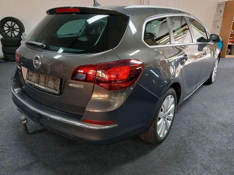 Gebraucht Opel Astra Exklusiv 140 PS (102 kW) 2016 Grau Kombi