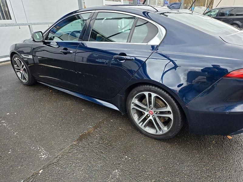 Gebraucht Jaguar XE R-Dynamic 204 PS (150 kW) 2020 Schwarz Limousine