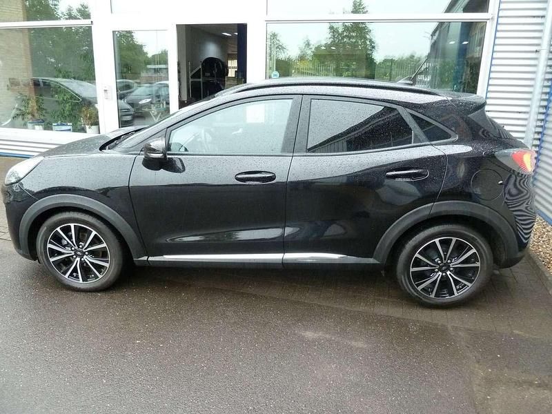 Obsidianschwarz metallic Gebraucht 2021 Ford Puma Titanium SUV | 15.900 € (Guter Preis) - Bild 1/4