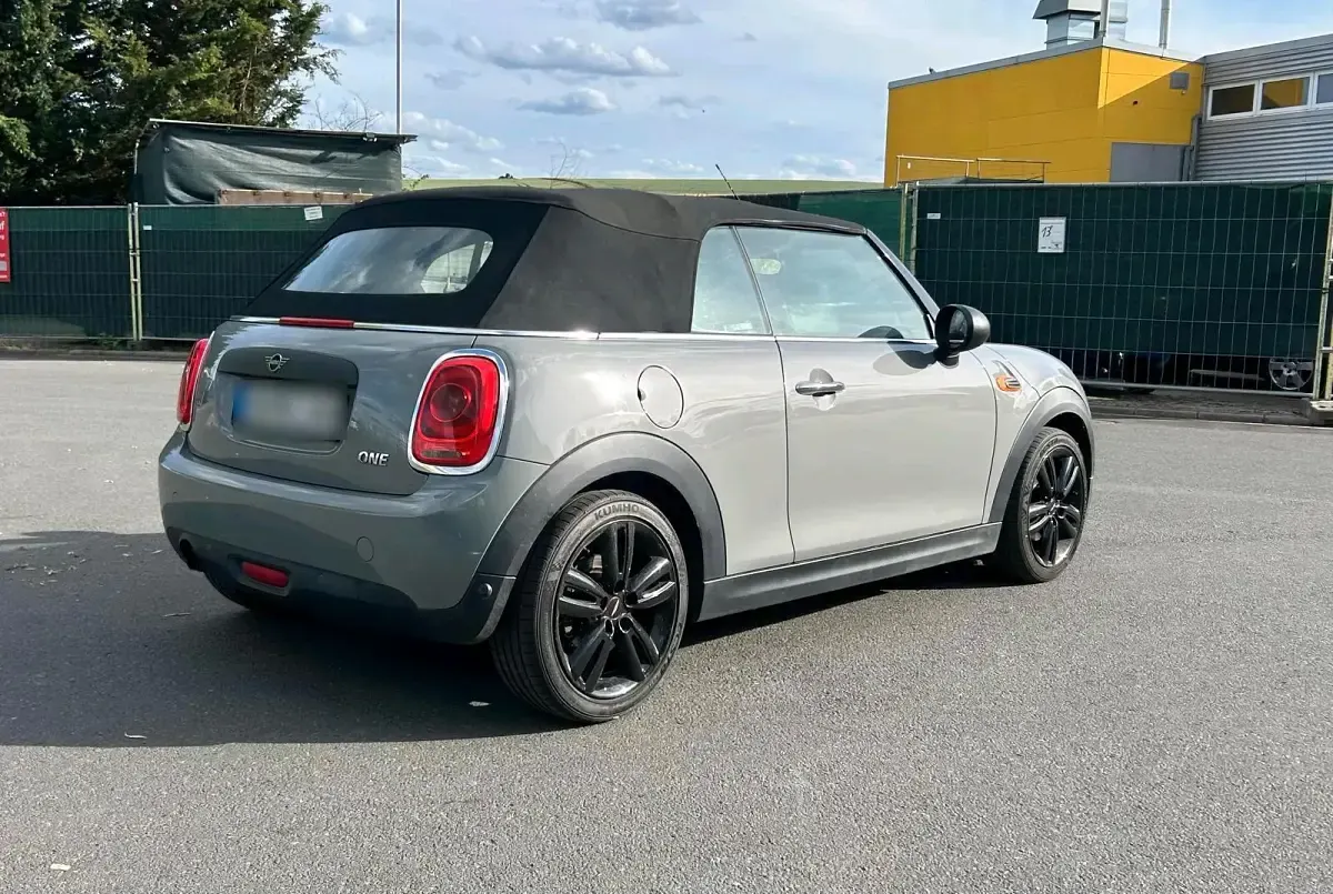Gebraucht Mini One Cabriolet 102 PS (75 kW) 2018 Grau Cabrio