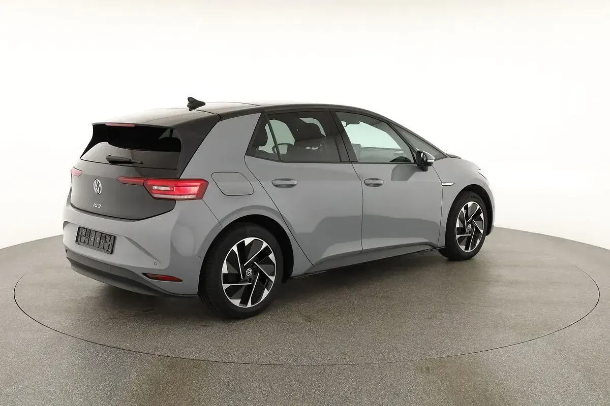 Gebraucht VW ID.3 IQ Drive 150 kW (204 PS) 2023 Mondsteingrau / dach schwarz Kleinwagen