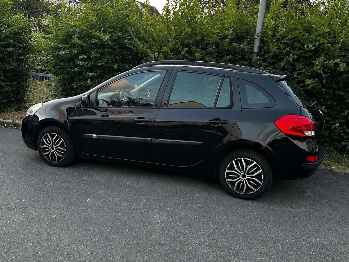 Gebraucht Renault Clio GrandTour 75 PS (55 kW) 2012 Schwarz Kombi