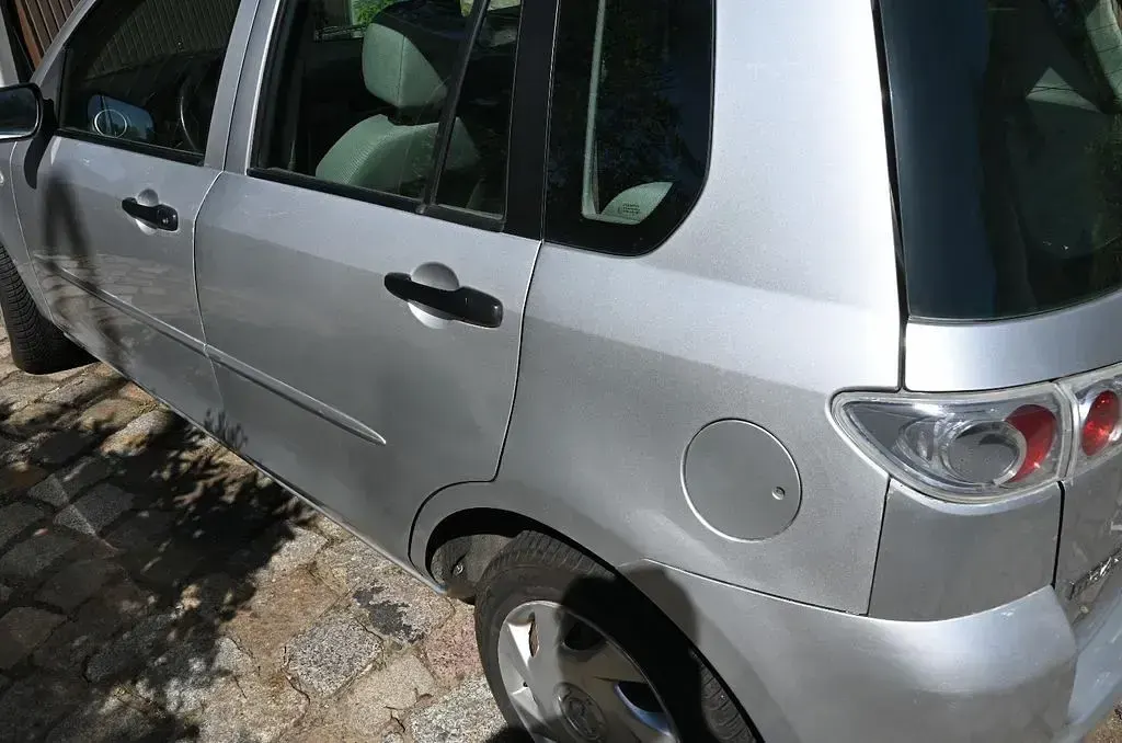 Usata Mazda 2 75 CV (55 kW) 2006 Argento Utilitaria