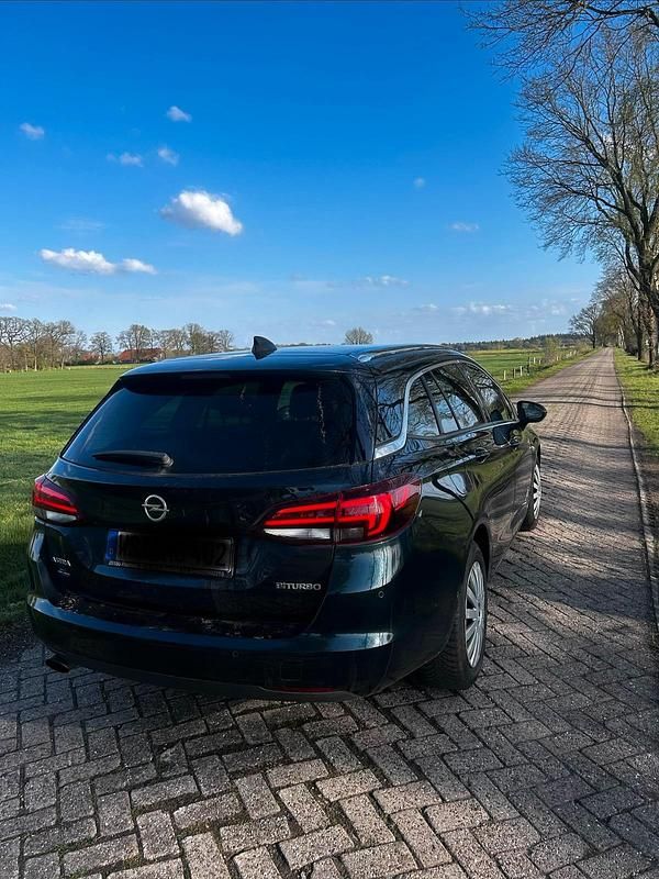 Gebraucht Opel Astra 160 PS (117 kW) 2016 Grün Kombi