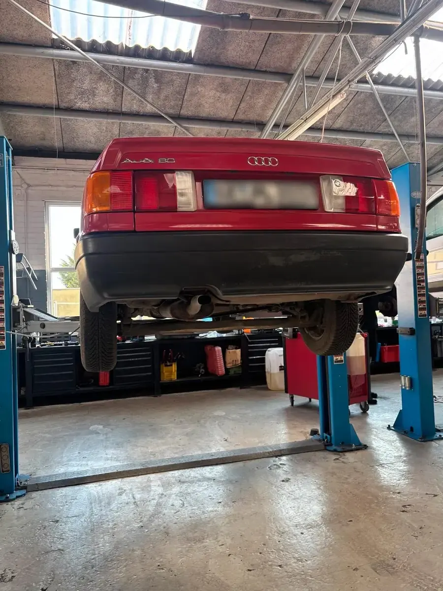Gebraucht Audi 80 90 PS (66 kW) 1990 Rot Limousine