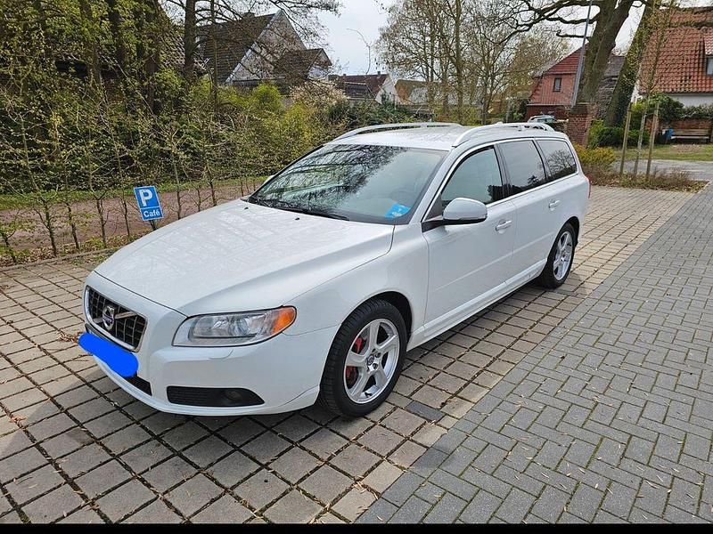 Gebraucht Volvo V70 Summum 231 PS (169 kW) 2012 Weiß Kombi