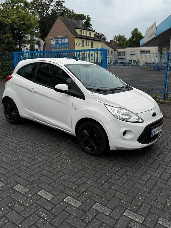 Weiß Gebraucht 2011 Ford Ka Cool & Sound Edition Kleinwagen | 2.400 € (Fairer Preis) - Bild 1/4