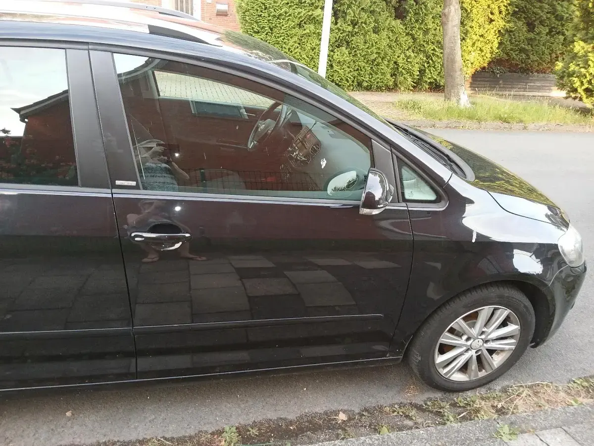 Gebraucht VW Golf VI 102 PS (75 kW) 2011 Schwarz Kleinwagen