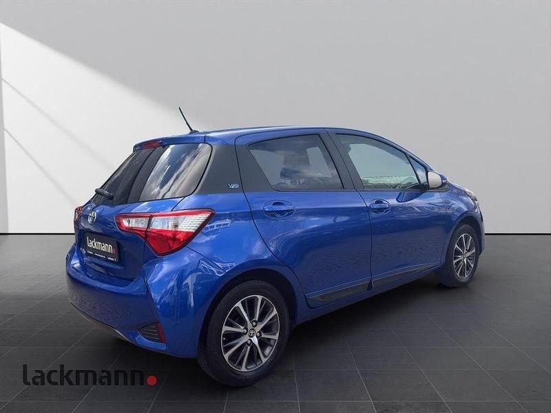 Gebraucht Toyota Yaris Club 111 PS (81 kW) 2018 Nebula blue Limousine