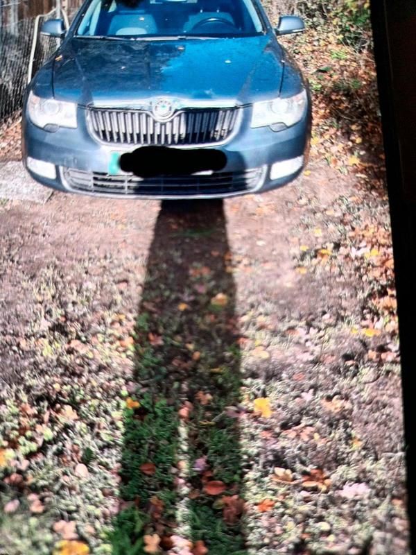 Gebraucht Skoda Superb 160 PS (117 kW) 2012 Silber Limousine