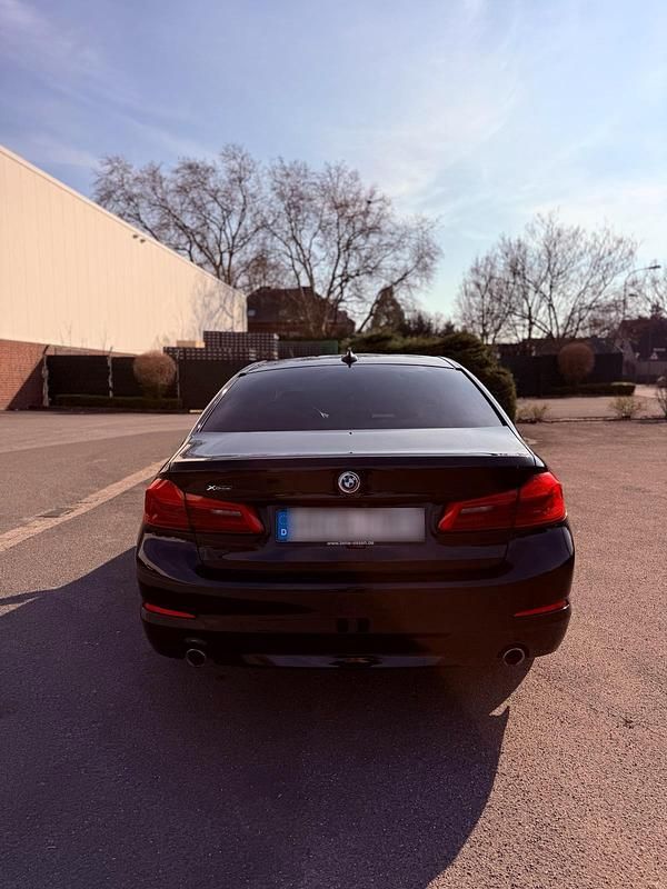 Gebraucht BMW 520 190 PS (139 kW) 2018 Schwarz Limousine