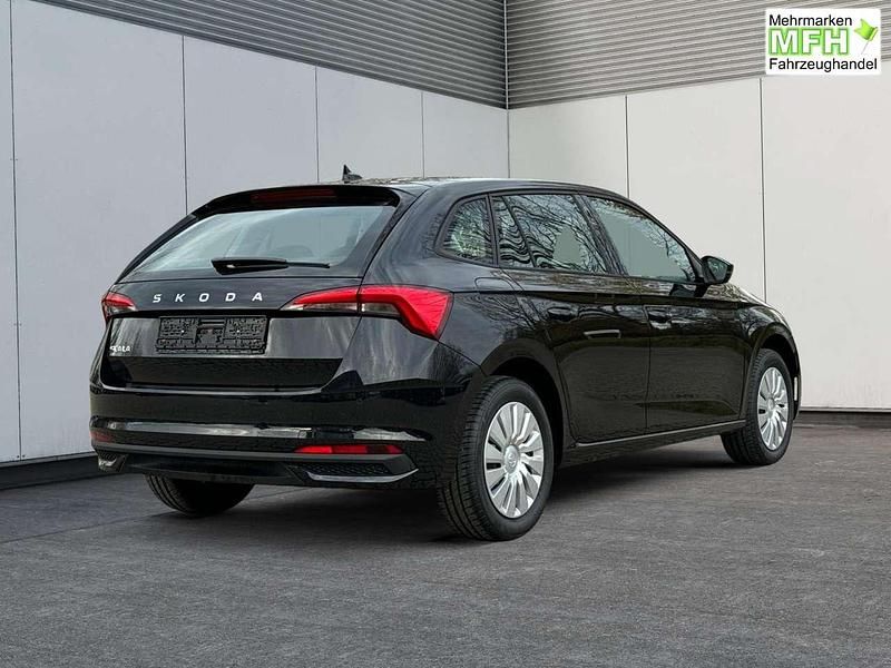 Neu Skoda Scala Selection 116 PS (85 kW) 2025 Schwarz Kleinwagen