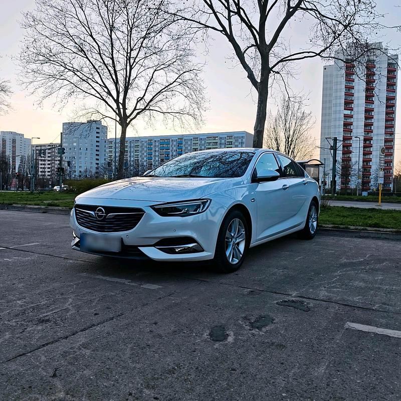 Gebraucht Opel Insignia Innovation 140 PS (102 kW) 2017 Weiß Limousine
