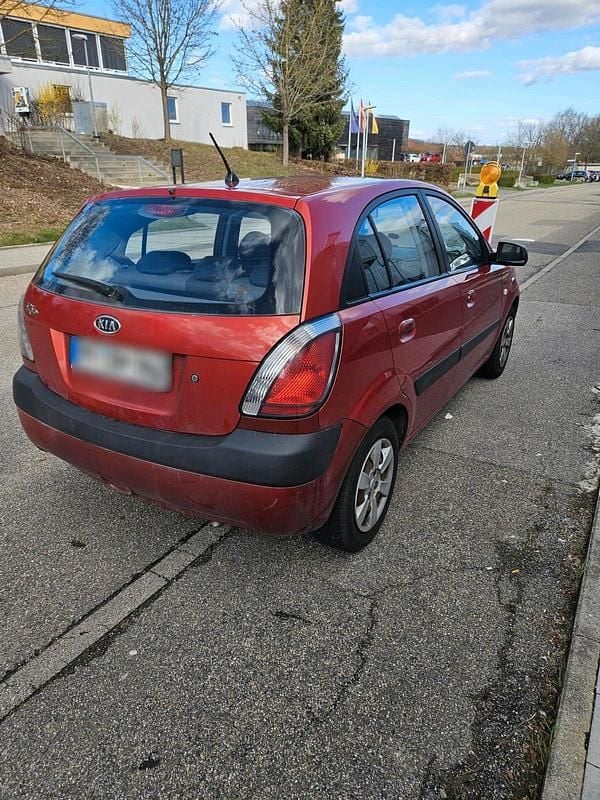 Gebraucht Kia Rio 97 PS (71 kW) 2006 Rot Kleinwagen