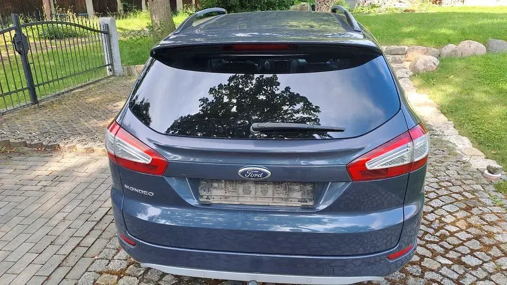 Gebraucht Ford Mondeo 140 PS (102 kW) 2011 Grau Limousine