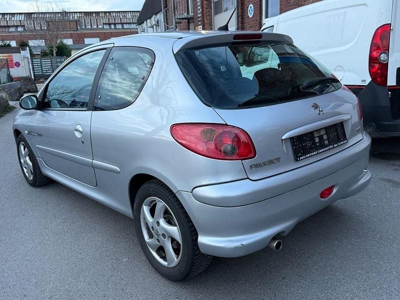 Gebraucht Peugeot 206 88 PS (64 kW) 2004 Grau Limousine