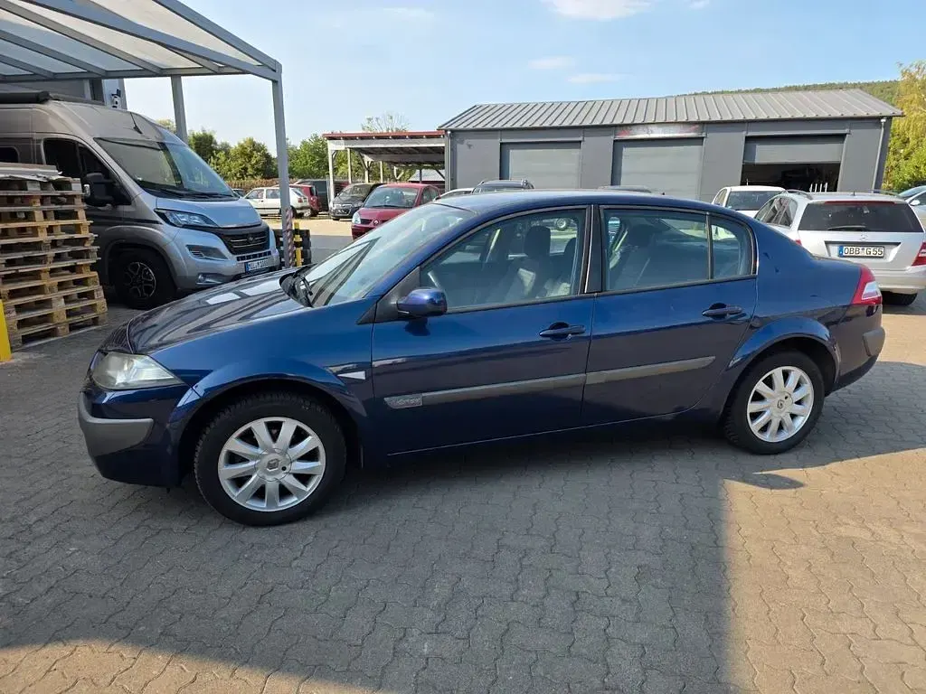 Gebraucht Renault Mégane II Avantage 111 PS (81 kW) 2006 Blau Limousine