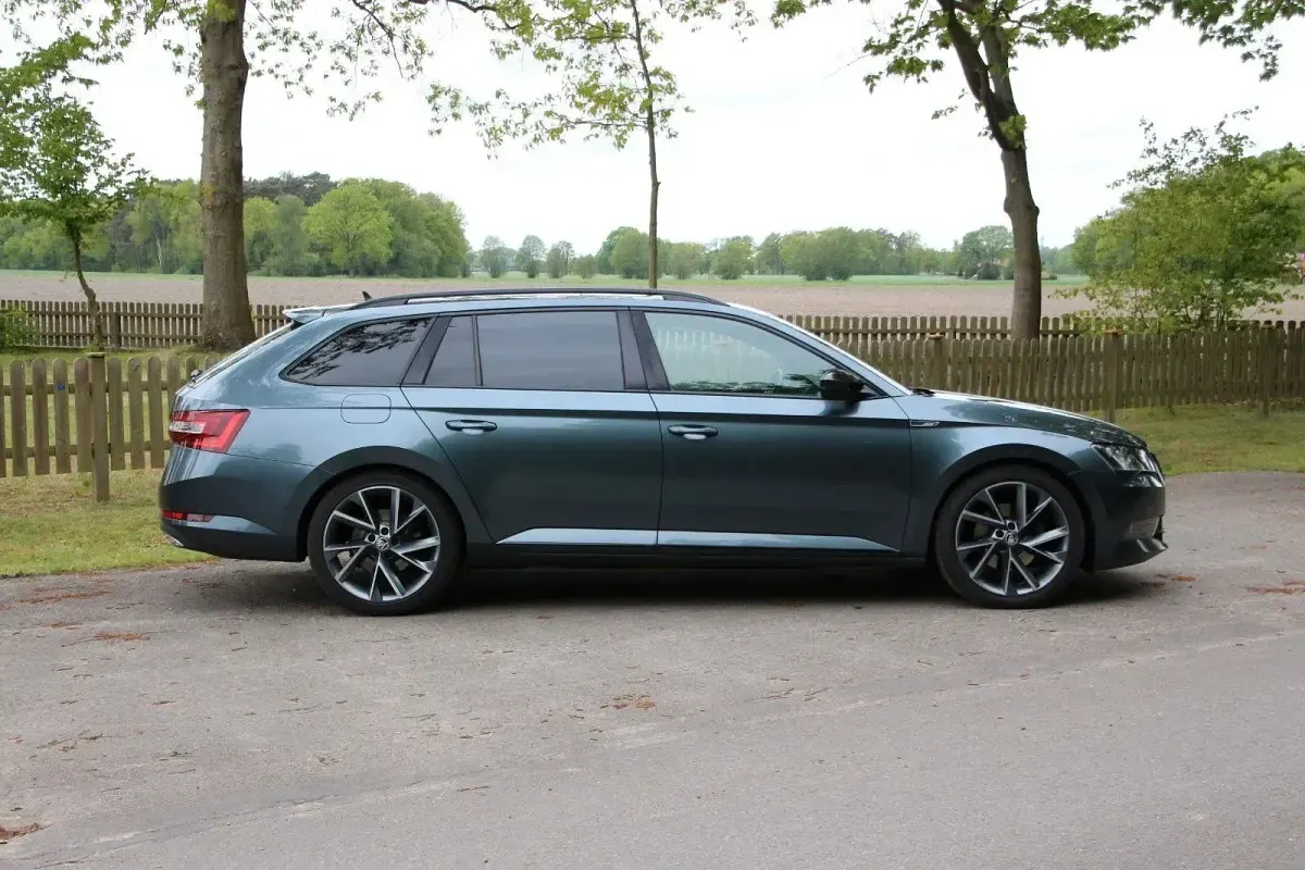 Gebraucht Skoda Superb SportLine 190 PS (139 kW) 2018 Grau Limousine
