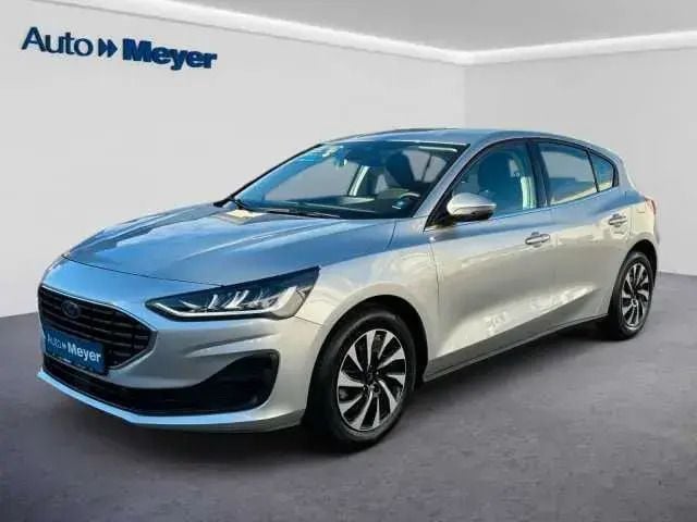 Polarsilber Gebraucht 2023 Ford Focus Titanium Limousine | 19.990 € (Superpreis) - Bild 1/3