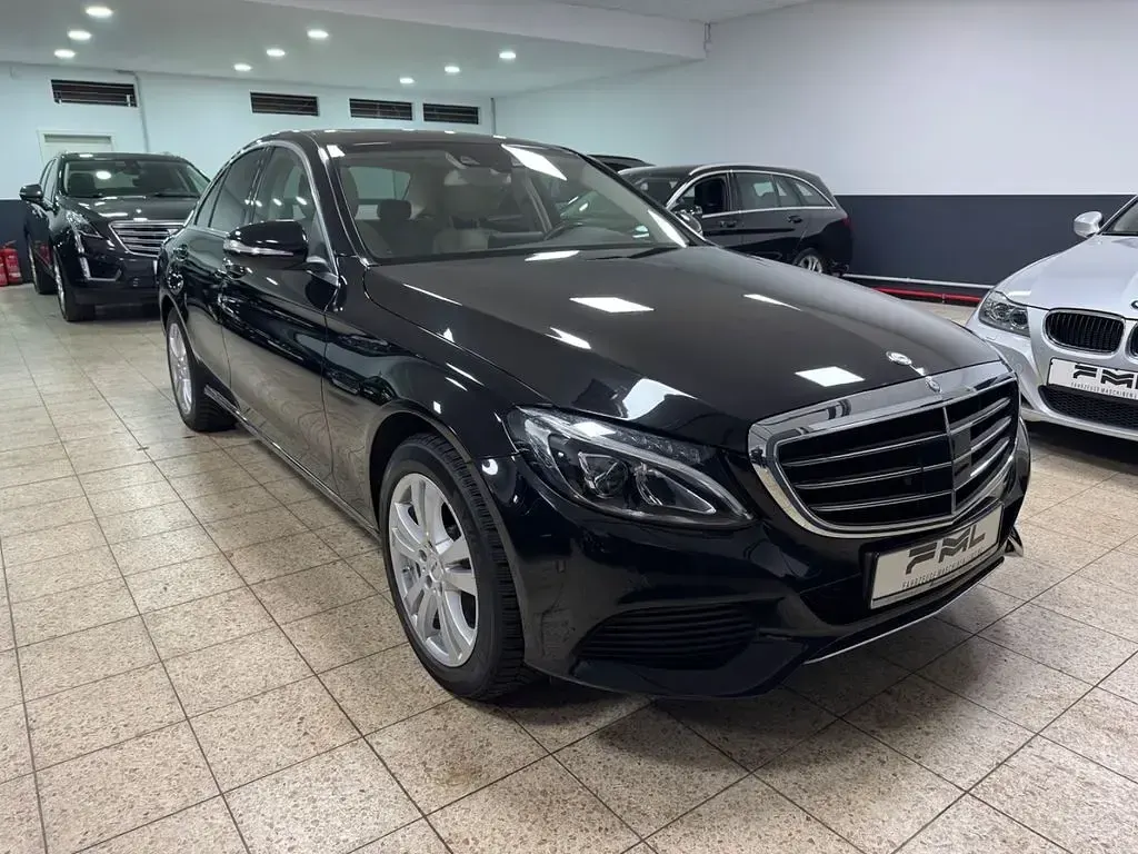 Gebraucht Mercedes C300 204 PS (150 kW) 2015 Schwarz Limousine