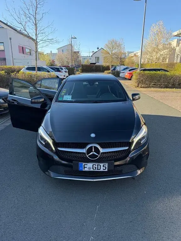 Gebraucht Mercedes A200 Edition 136 PS (100 kW) 2017 Schwarz Limousine