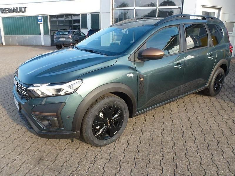 Neu Dacia Jogger Extreme 101 PS (74 kW) 2025 Zedergrün Van / Kleinbus