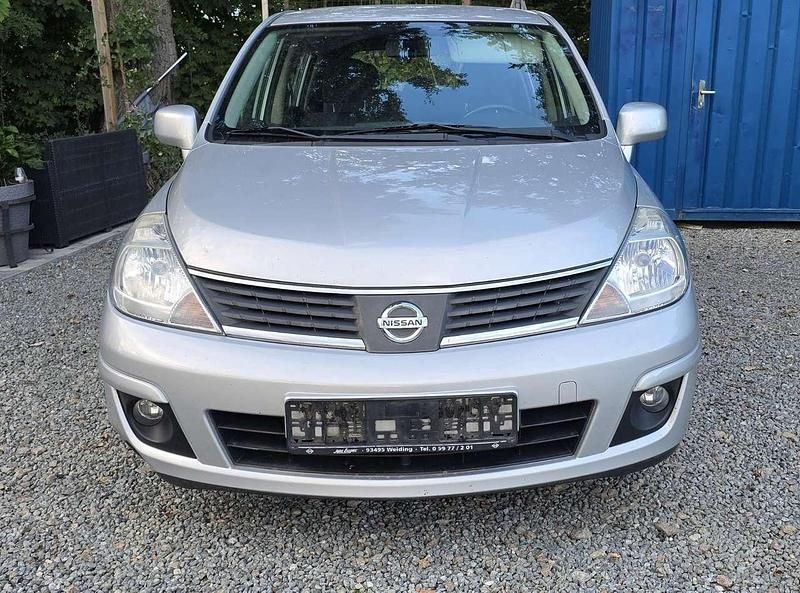 Silber Gebraucht 2009 Nissan Tiida Acenta Kleinwagen | 1.990 € (Superpreis) - Bild 1/4