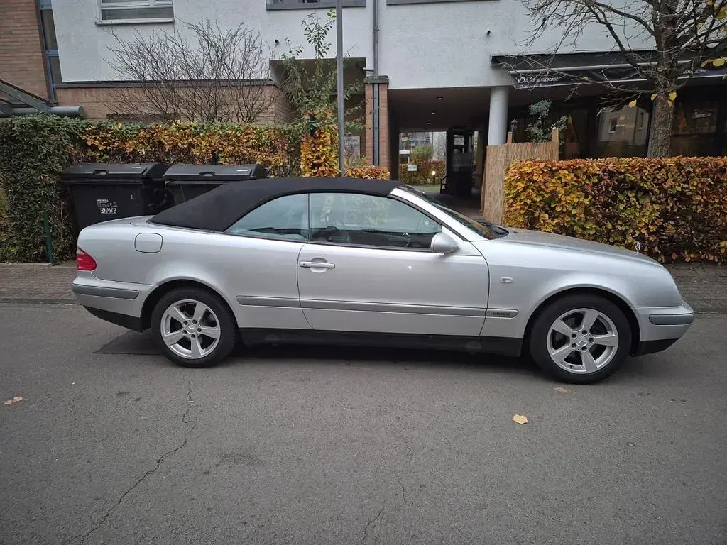 Gebraucht Mercedes CLK320 Elegance 218 PS (160 kW) 1999 Silber Cabrio