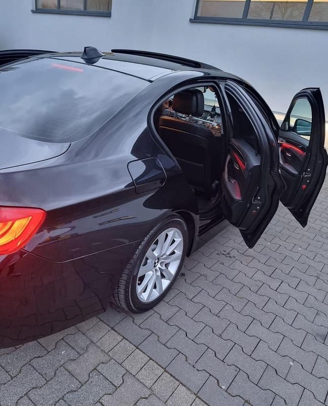 Gebraucht BMW 520 183 PS (134 kW) 2012 Schwarz Limousine