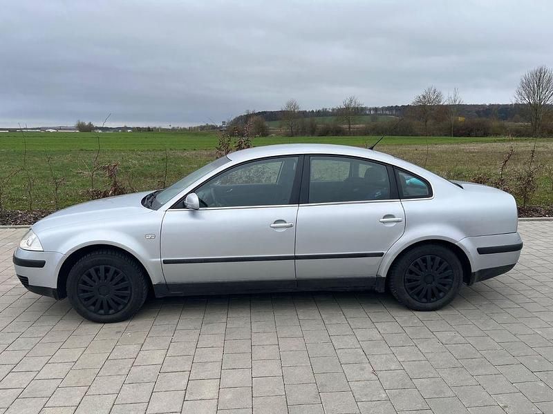Gebraucht VW Passat Basis 102 PS (75 kW) 2001 Silber Limousine