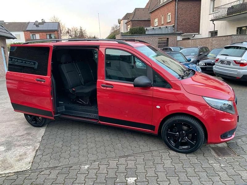 Gebraucht Mercedes Vito 163 PS (119 kW) 2016 Rot Van