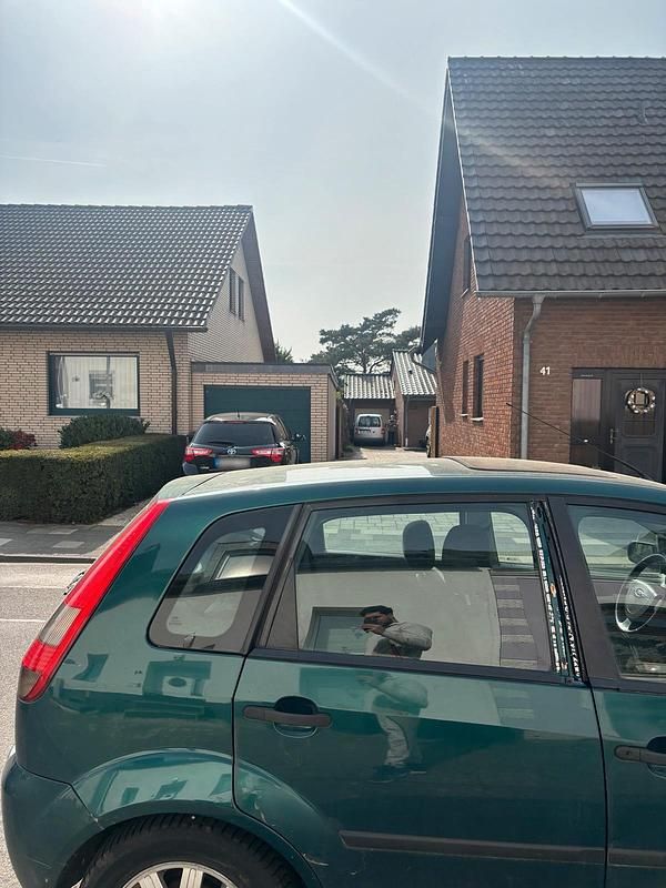 Gebraucht Ford Fiesta 75 PS (55 kW) 2002 Grün Kleinwagen