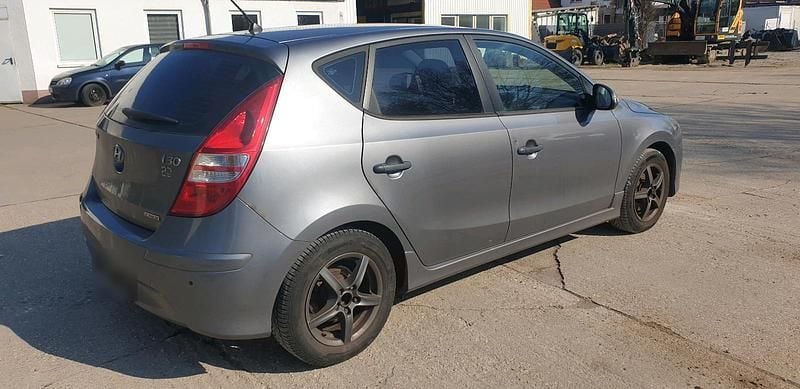 Gebraucht Hyundai i30 90 PS (66 kW) 2012 Limousine