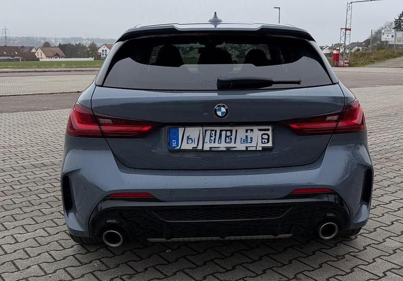 Gebraucht BMW 135 Performance 306 PS (225 kW) 2023 Grau Kleinwagen