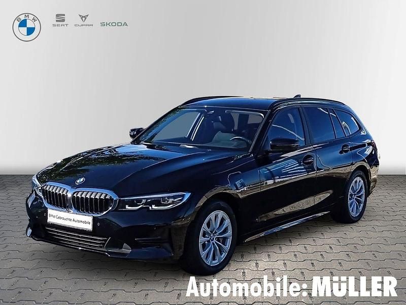 Schwarz Gebraucht 2022 BMW 330 Advantage Kombi | 30.850 € (Fairer Preis) - Bild 1/4
