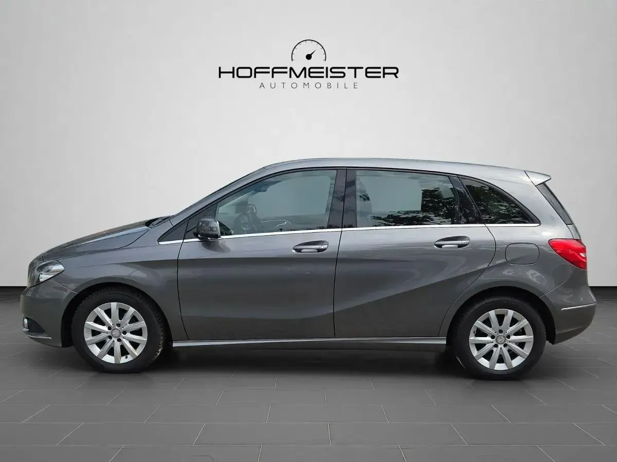 Gebraucht Mercedes B180 122 PS (89 kW) 2013 Grau Van / Kleinbus