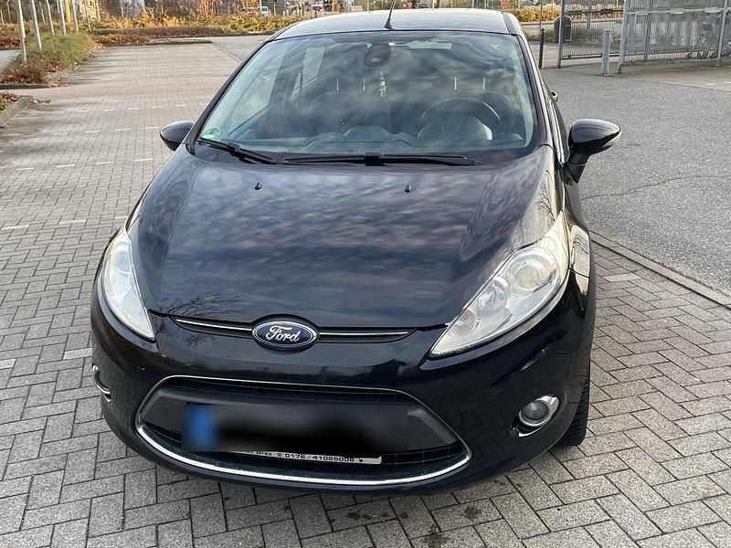 Gebraucht Ford Fiesta 97 PS (71 kW) 2012 Schwarz Kleinwagen