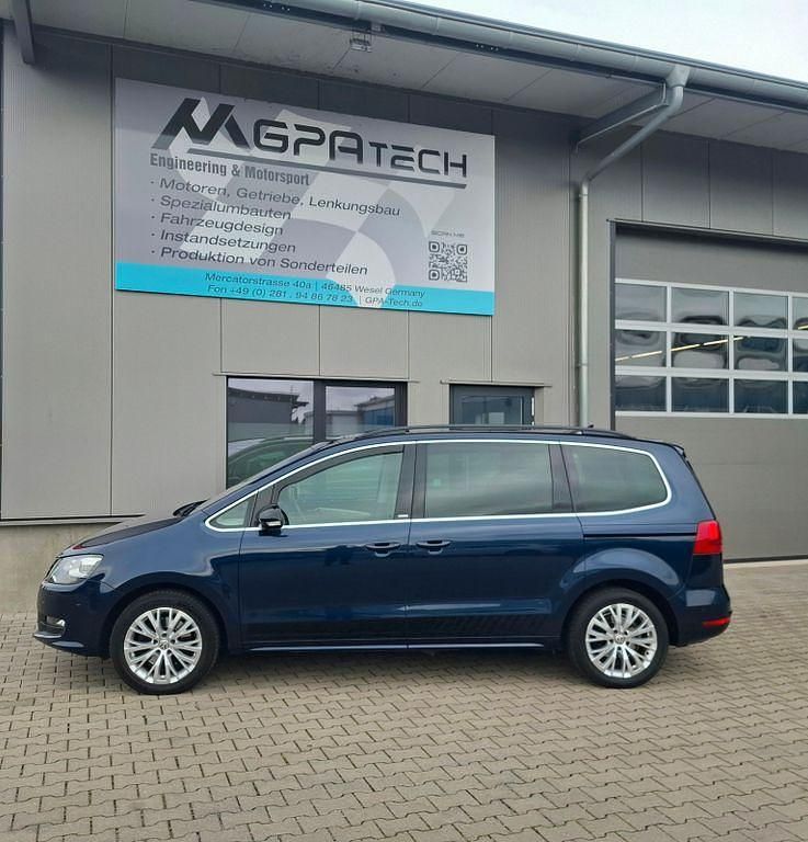 Blau Gebraucht 2011 VW Sharan Van / Kleinbus | 14.795 € - Bild 1/4